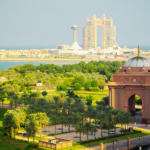 شركة تصميم مناظر طبيعية في أبوظبي: العائد على الاستثمار للتصميم المحب للطبيعة (البيوفيليك) في مساحات التجزئة والضيافة في الإمارات